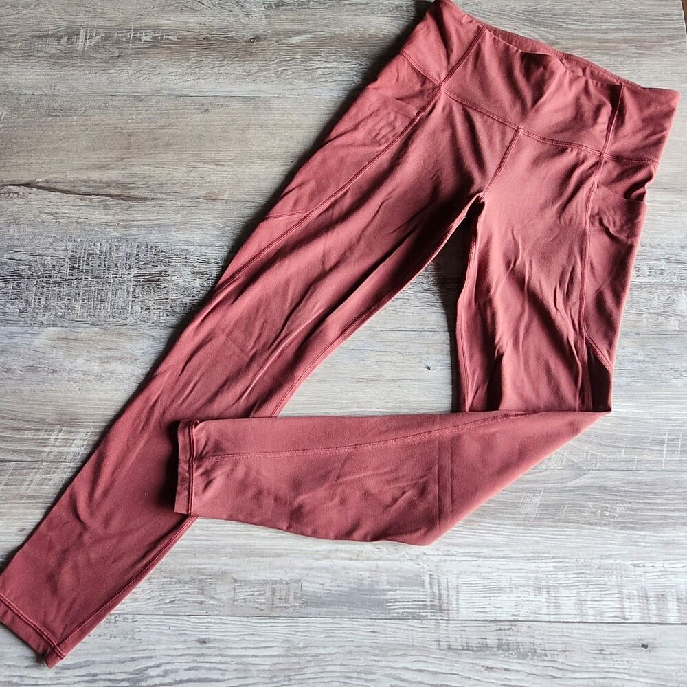 (M) Athleta Salutation Stash Pocket Tight